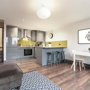  Apartment The Penthouses, 8 Albion Mews United Kingdom
